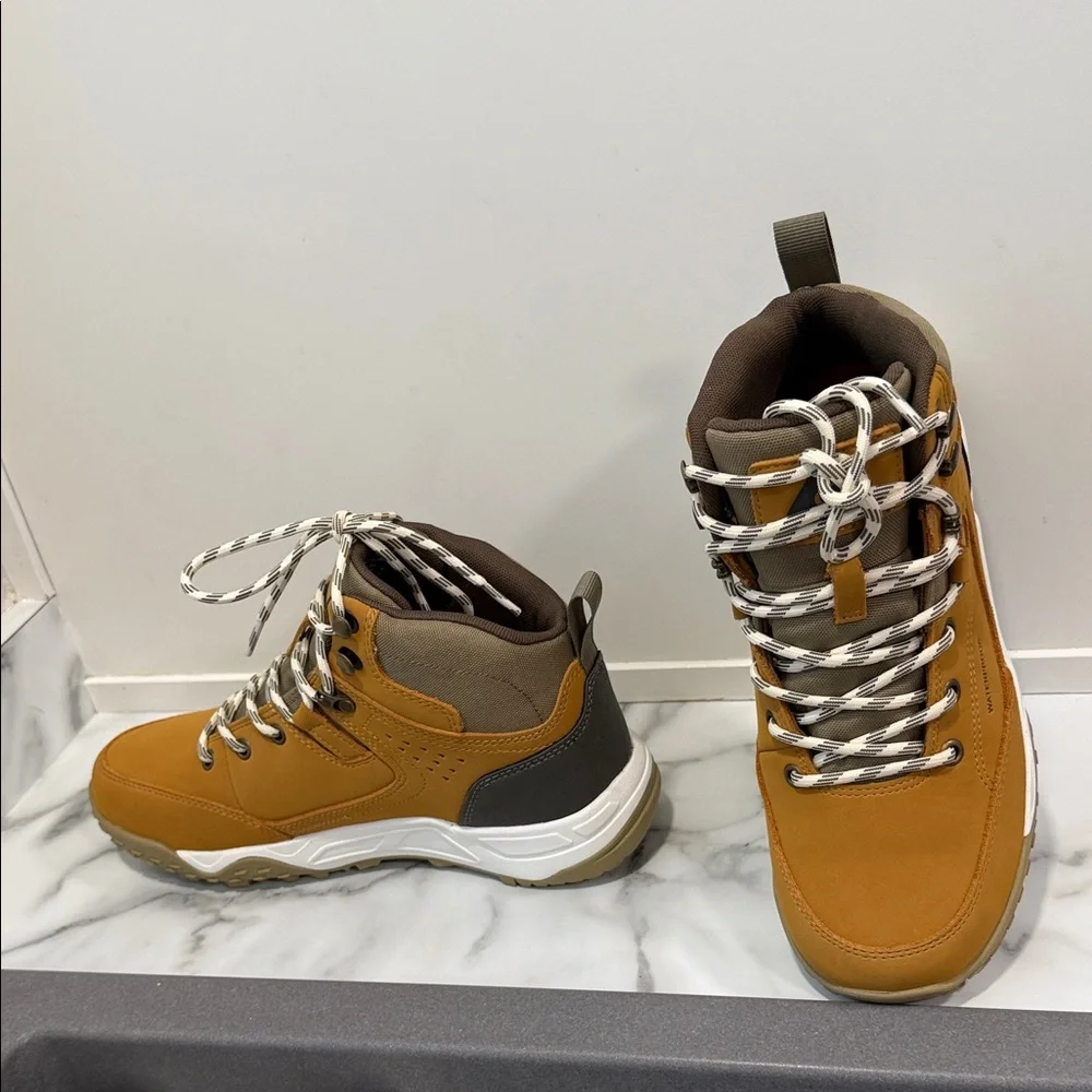 Ozark Trail Men's Sport Hiker Waterproof Hiking Boots in wheat size 7